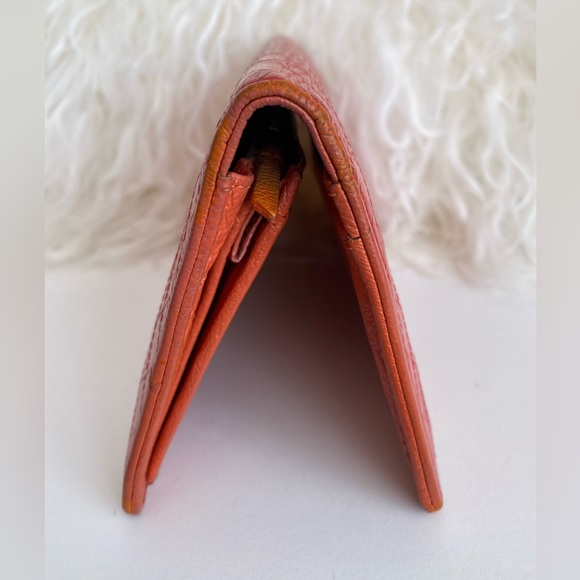 CHANEL Diamond Stitch Leather Wallet - Picture 6 of 14